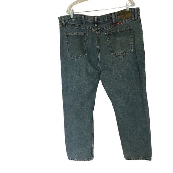 Wrangler Authentics Premium Quality Men's Regular Fit Jeans 42-32 Medium Wash - Picture 2 of 9